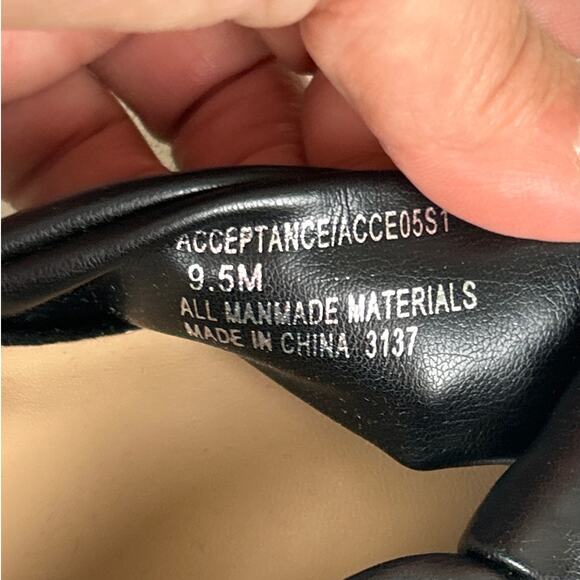 Steve Madden Womens 9.5 Black Acceptance Faux Leather Heel Platform Sandals NEW - Picture 6 of 9